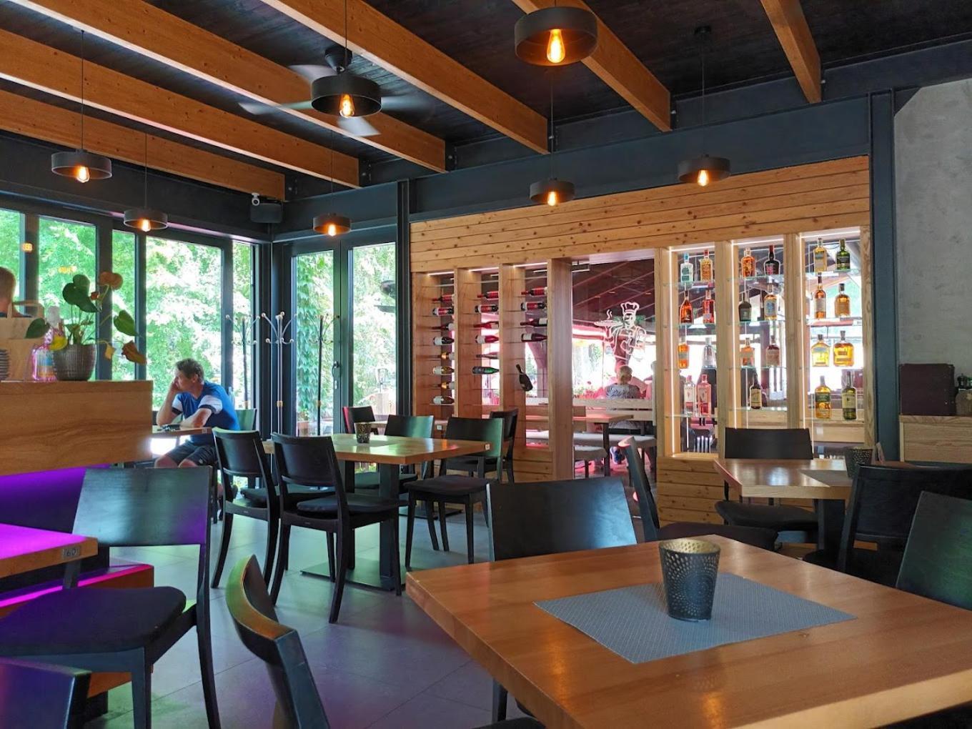 Penzion U Jakuba & Restauracia Bezplatne Parkovanie Martin Esterno foto